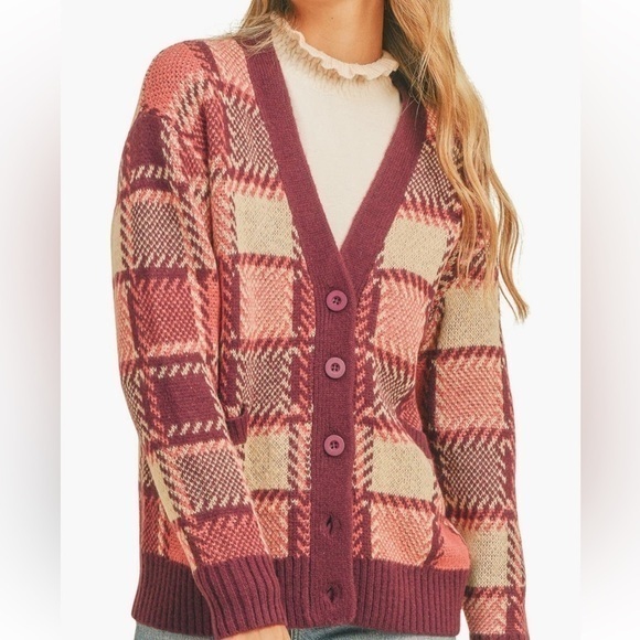 🆕All in Favor Relaxed Fit Oversized Plaid V-Neck Cardigan::NWT::Very Berry:: - Picture 1 of 7